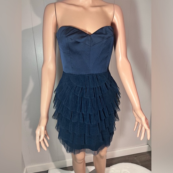 BCBGMaxAzria - Cocktail Dress - Satin bodice and tiered tulle skirt. Size 6. - Picture 3 of 10